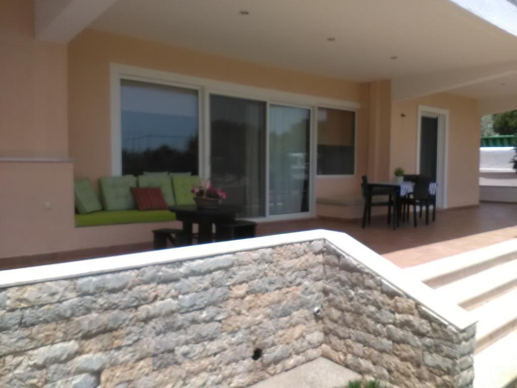 Marathon Beachside Villa 100M From The Beach Schinias Exterior foto