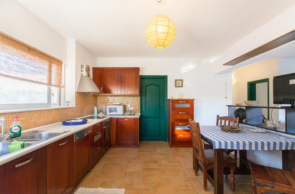 Marathon Beachside Villa 100M From The Beach Schinias Exterior foto