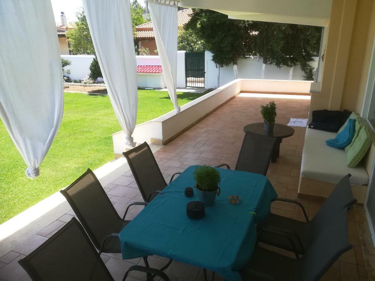 Marathon Beachside Villa 100M From The Beach Schinias Exterior foto