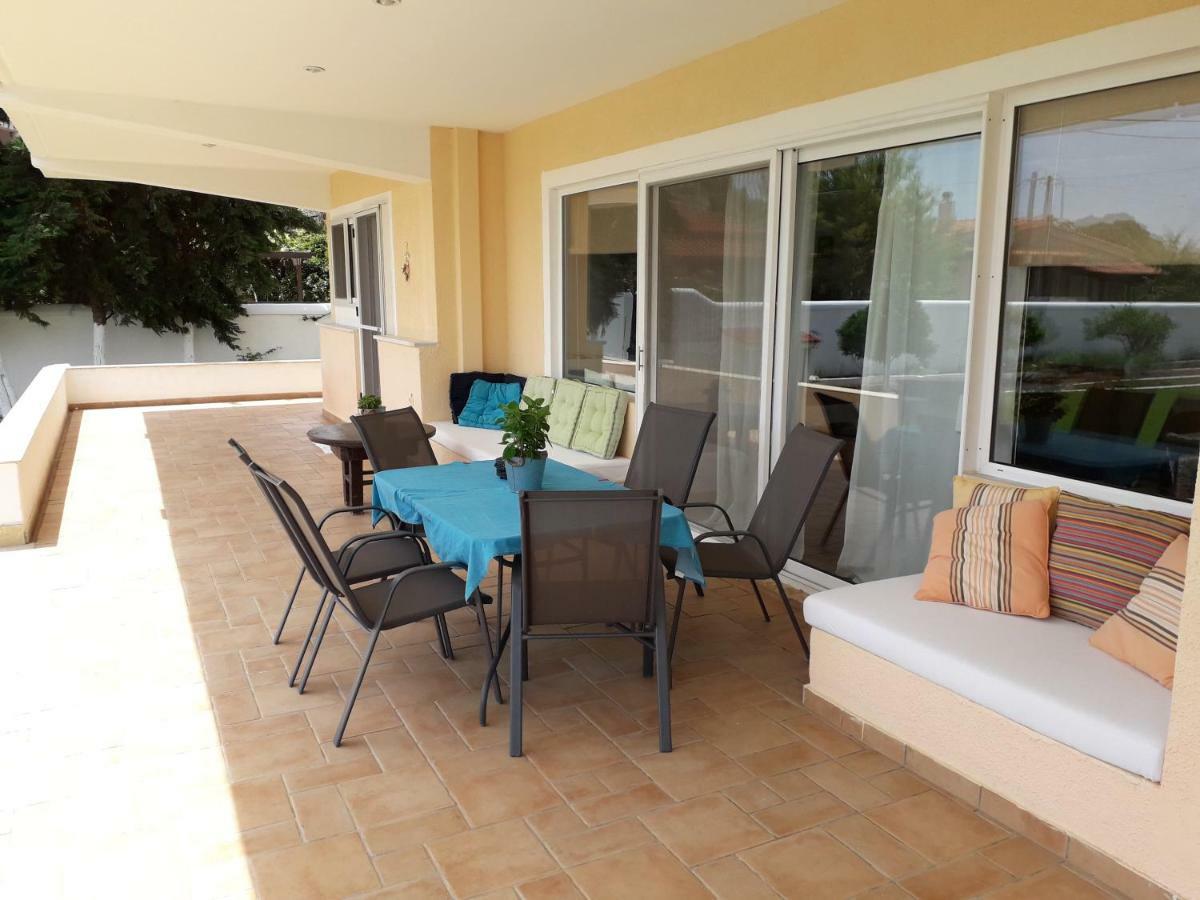 Marathon Beachside Villa 100M From The Beach Schinias Exterior foto